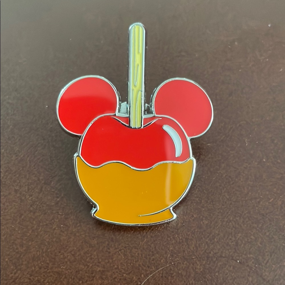Loungefly Disney Micky Mouse Treats Enamel Pin